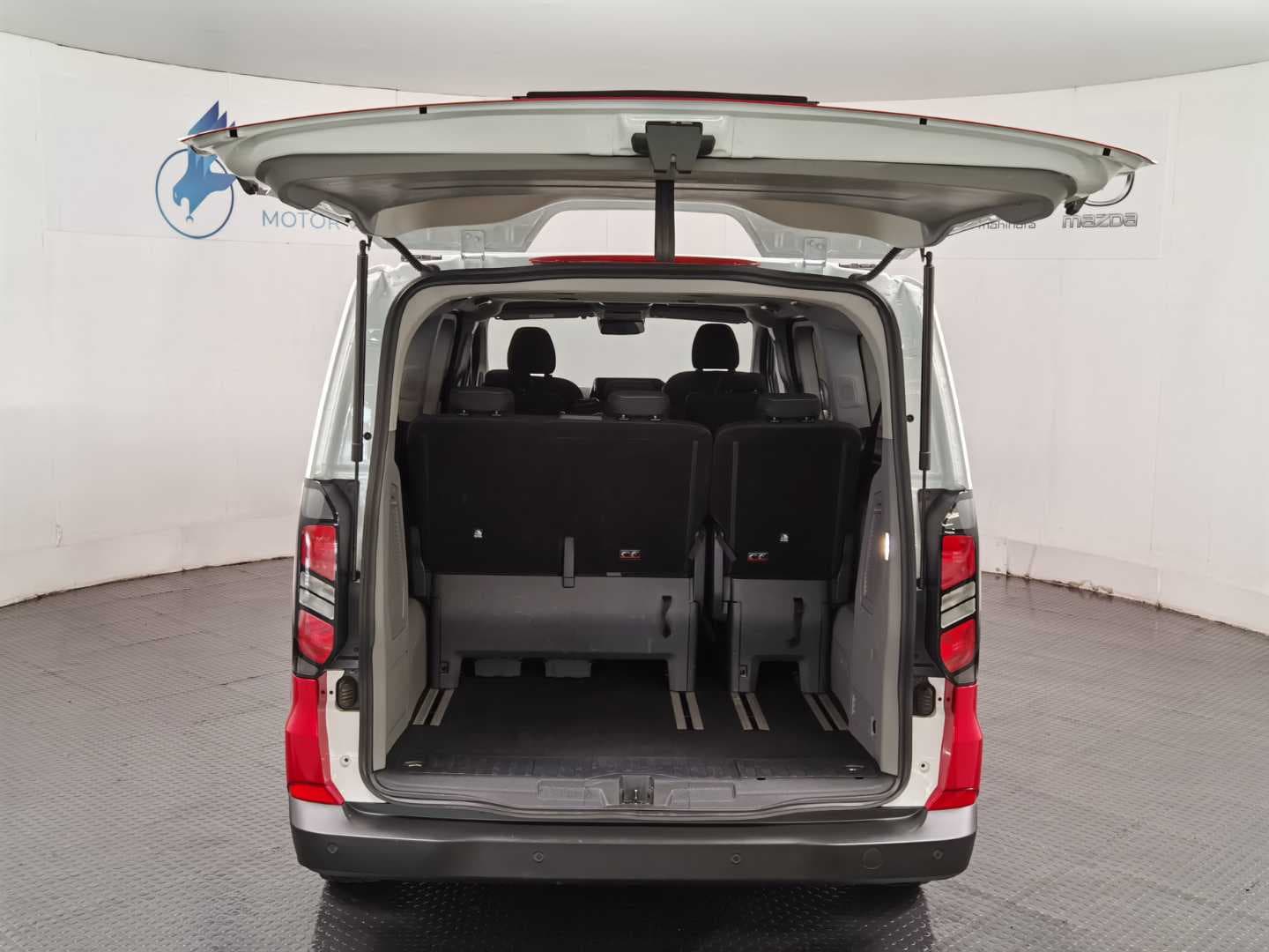 FORD TOURNEO CUSTOM 2.0TDCi TREND A/T (96KW) image 5