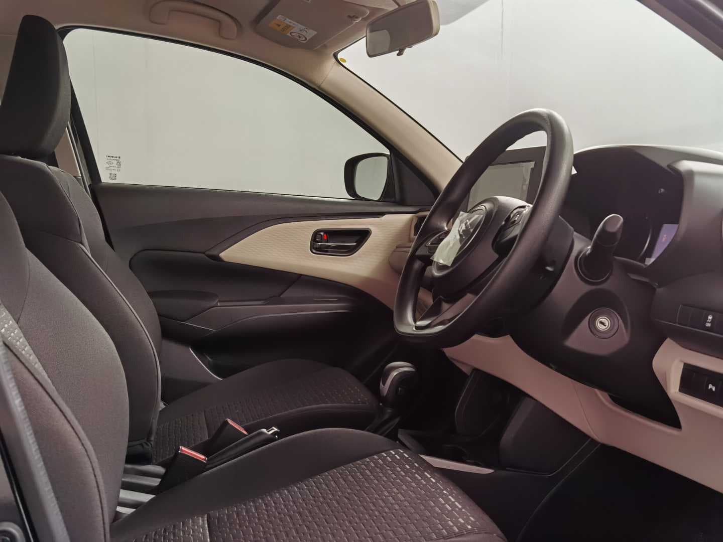 SUZUKI DZIRE 1.2 GL+ CVT image 9