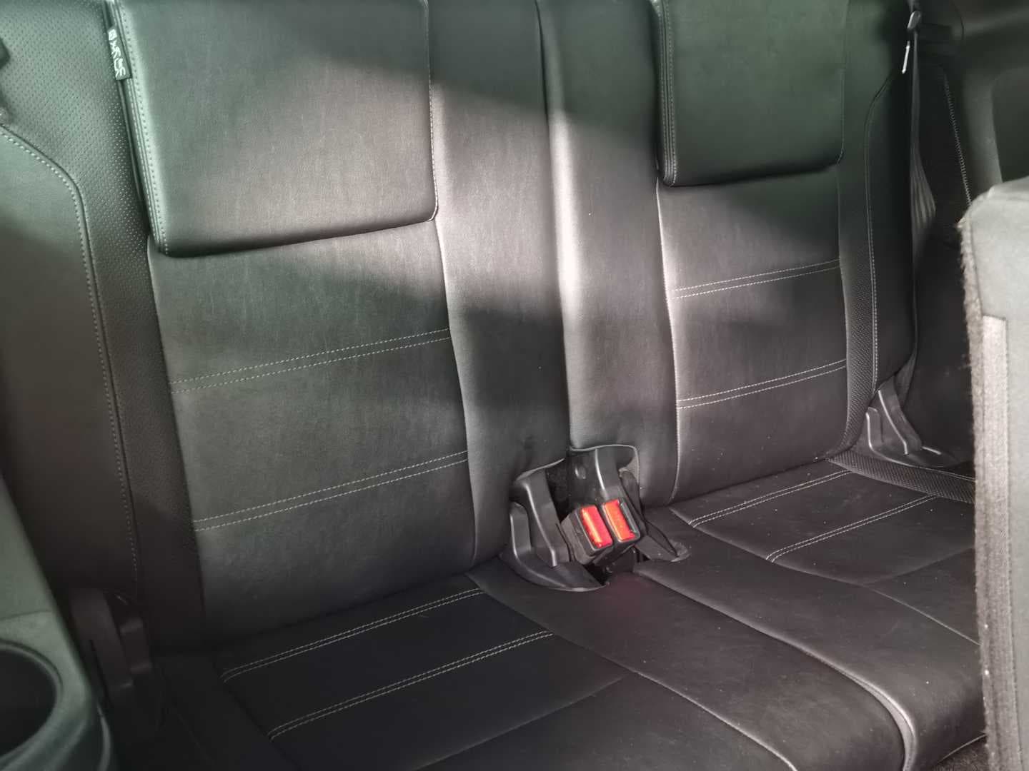 FORD EVEREST 2.0D XLT A/T image 17