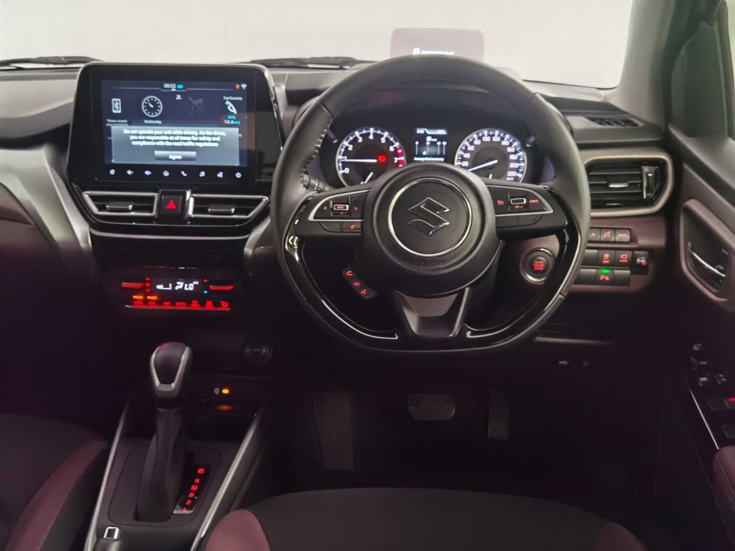 SUZUKI FRONX 1.5 GLX A/T image 15