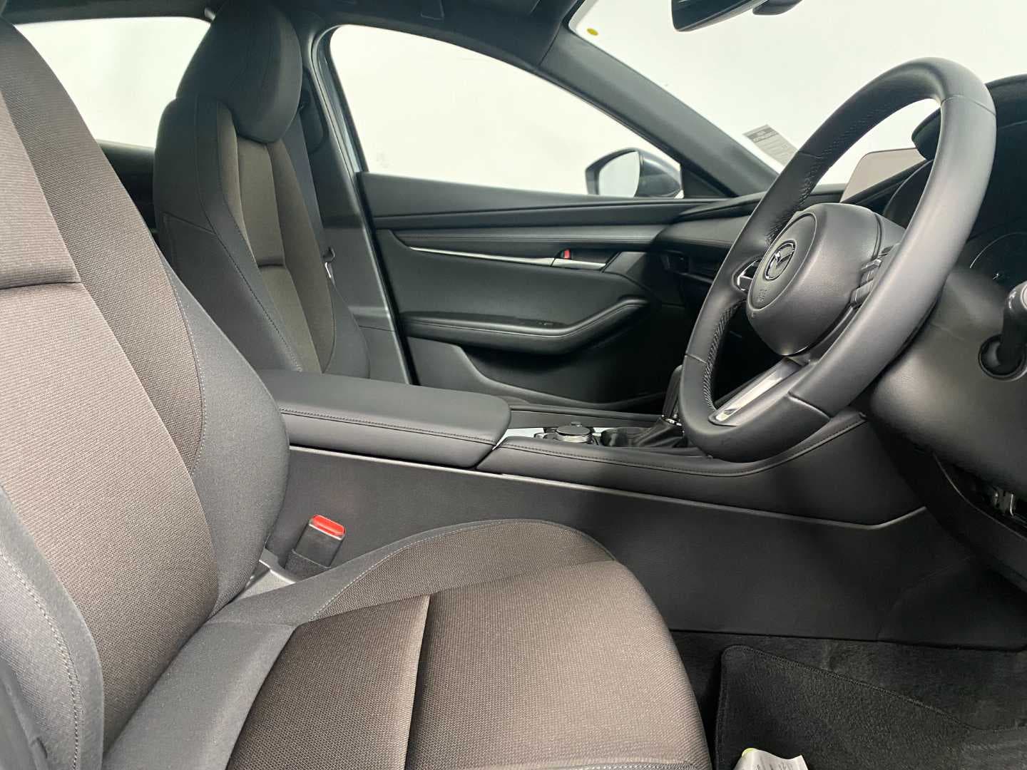 Mazda 3 1.5 DYNAMIC A/T 5DR image 12