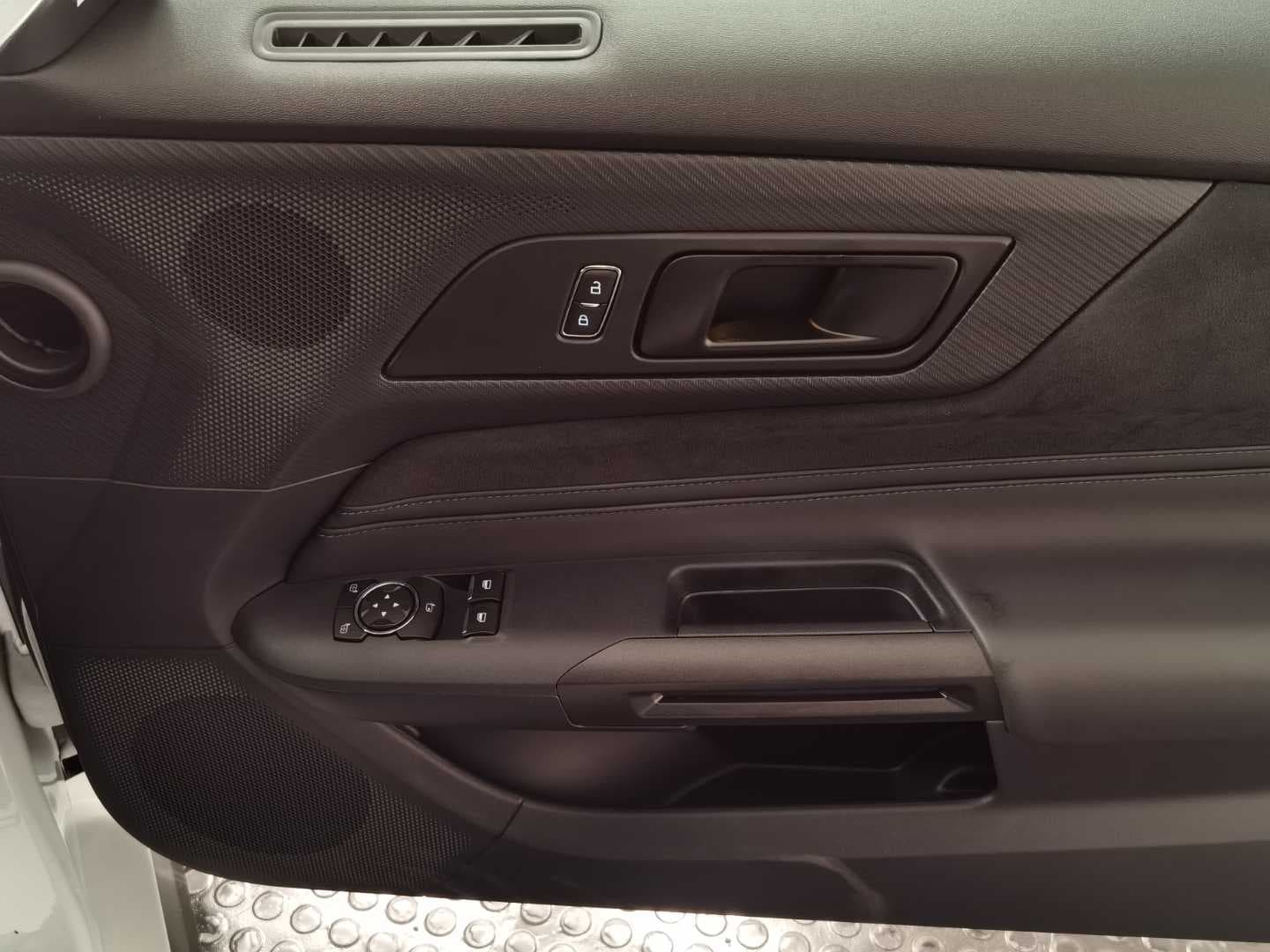 FORD MUSTANG 5.0 DARK HORSE A/T image 14
