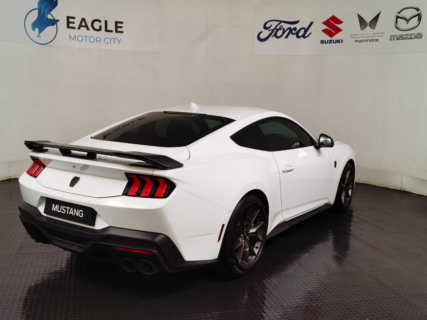 FORD MUSTANG 5.0 DARK HORSE A/T image 9