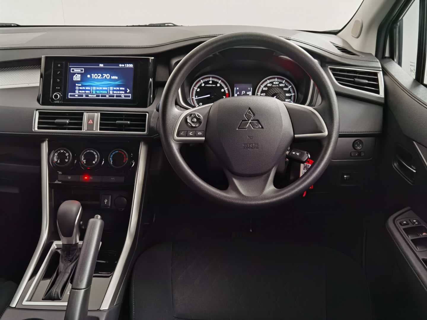 MITSUBISHI XPANDER 1.5 A/T image 14