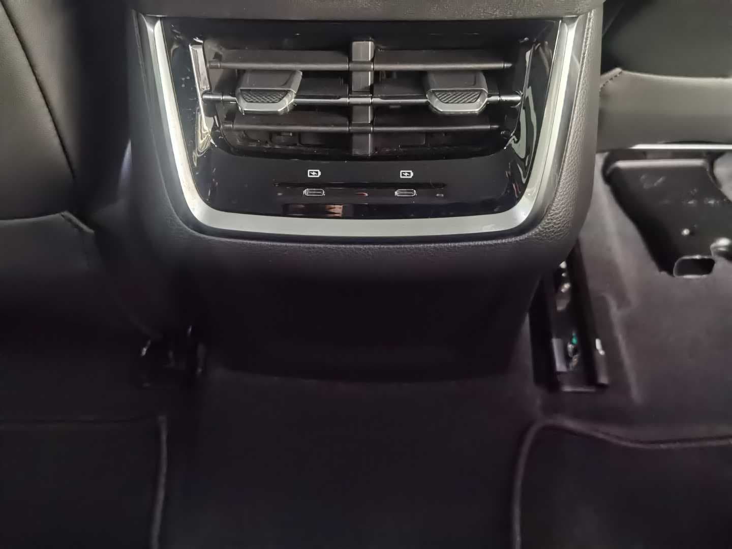 FORD TERRITORY TREND 1.8L ECOBOOST A/T image 12