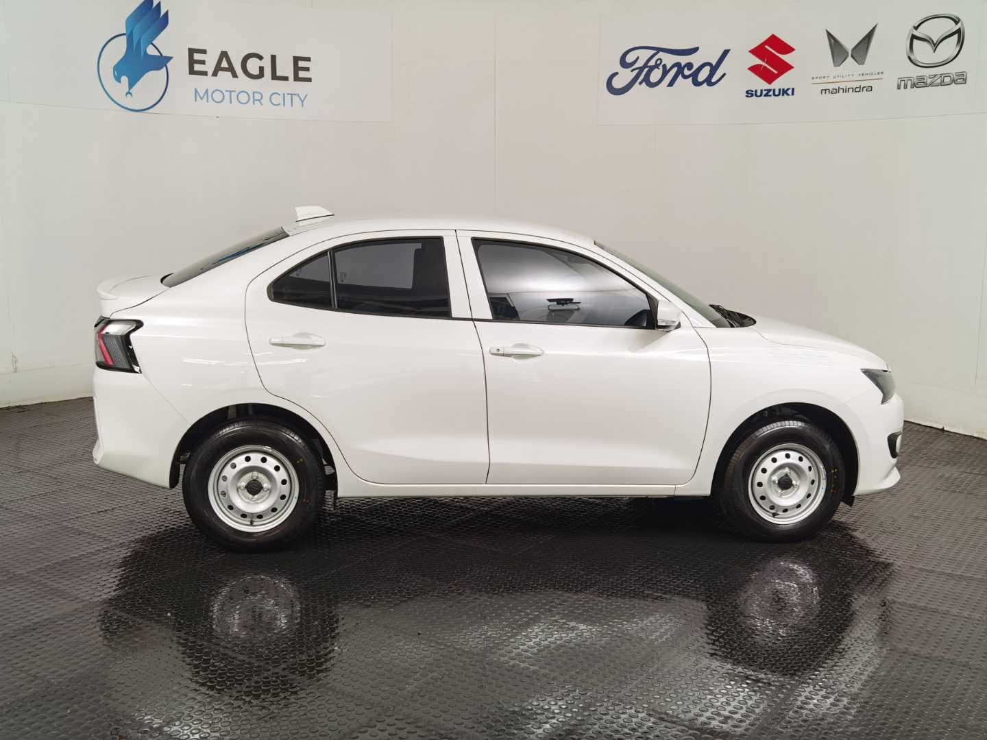 SUZUKI DZIRE 1.2 GA image 11