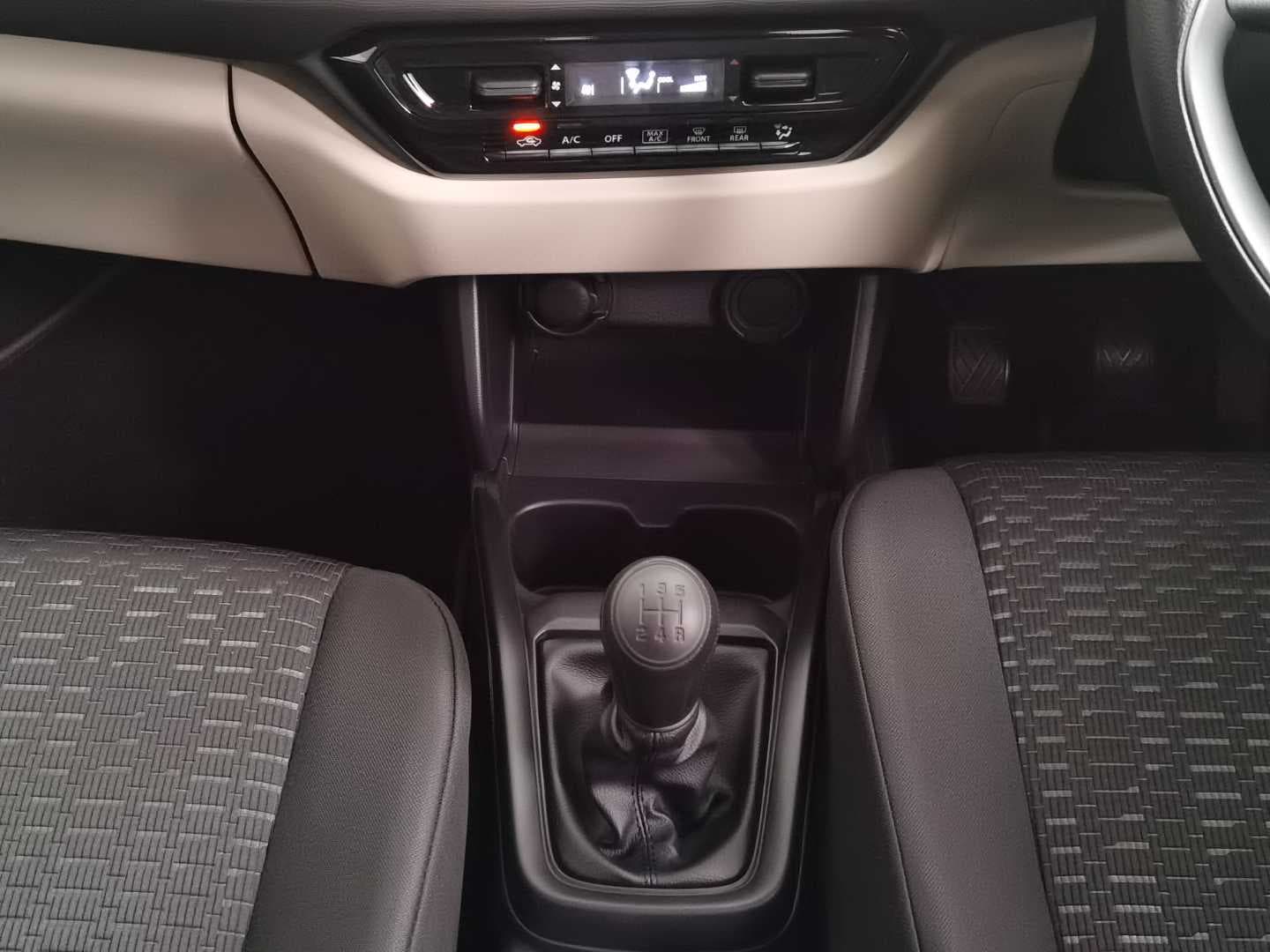 SUZUKI DZIRE 1.2 GA image 14