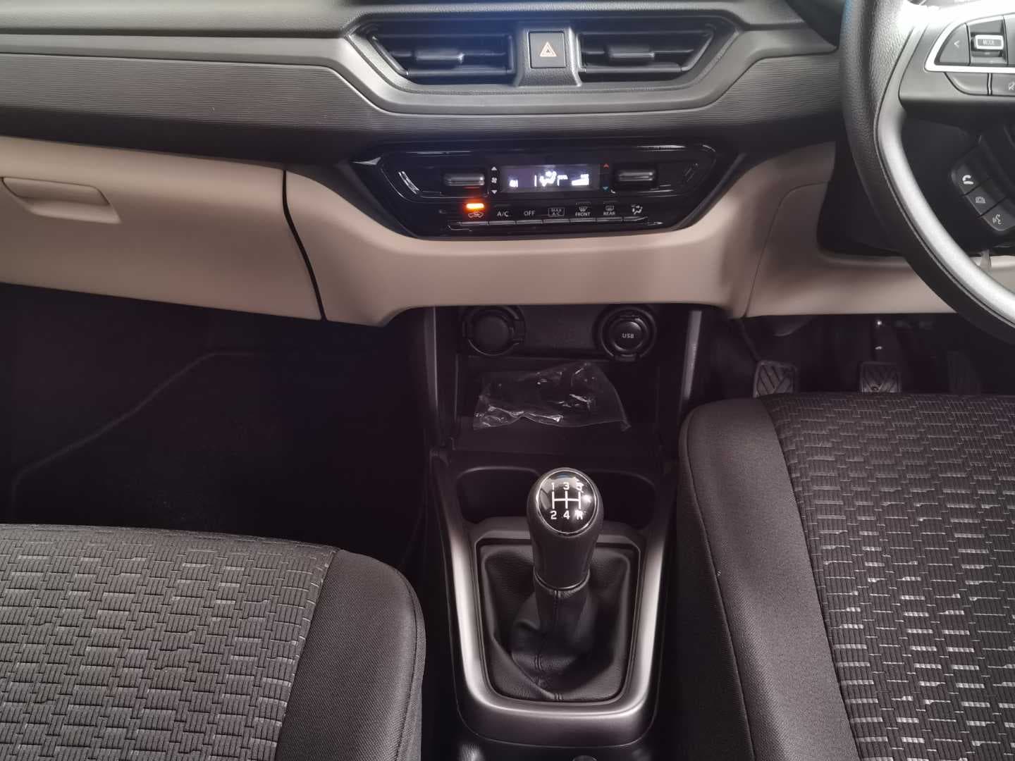 SUZUKI DZIRE 1.2 GL+ image 16
