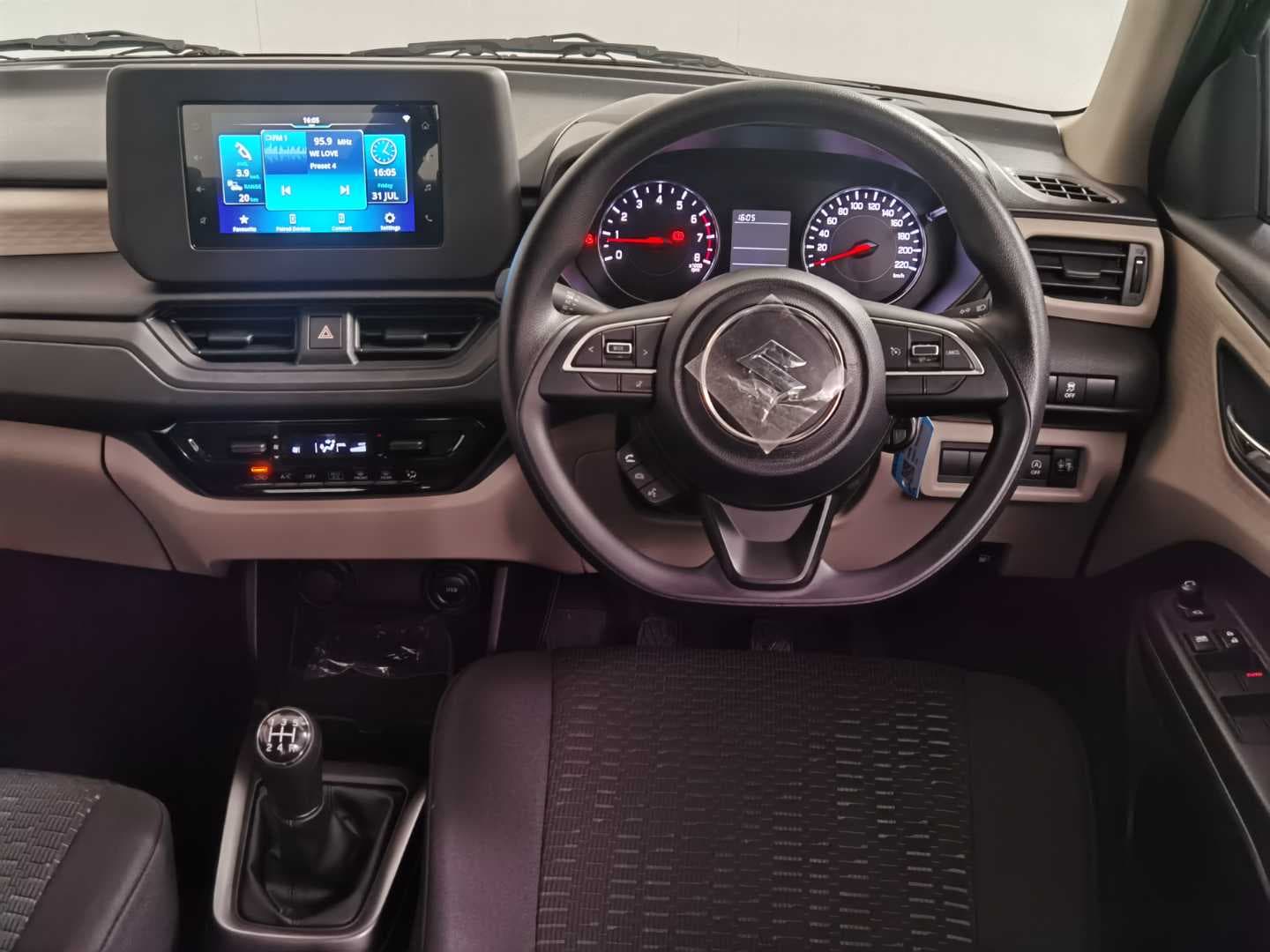 SUZUKI DZIRE 1.2 GL+ image 19