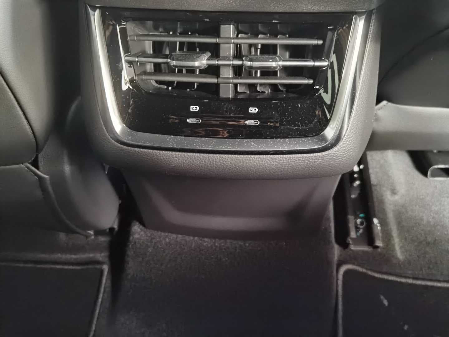 FORD TERRITORY TITANIUM 1.8L ECOBOOST A/T image 11