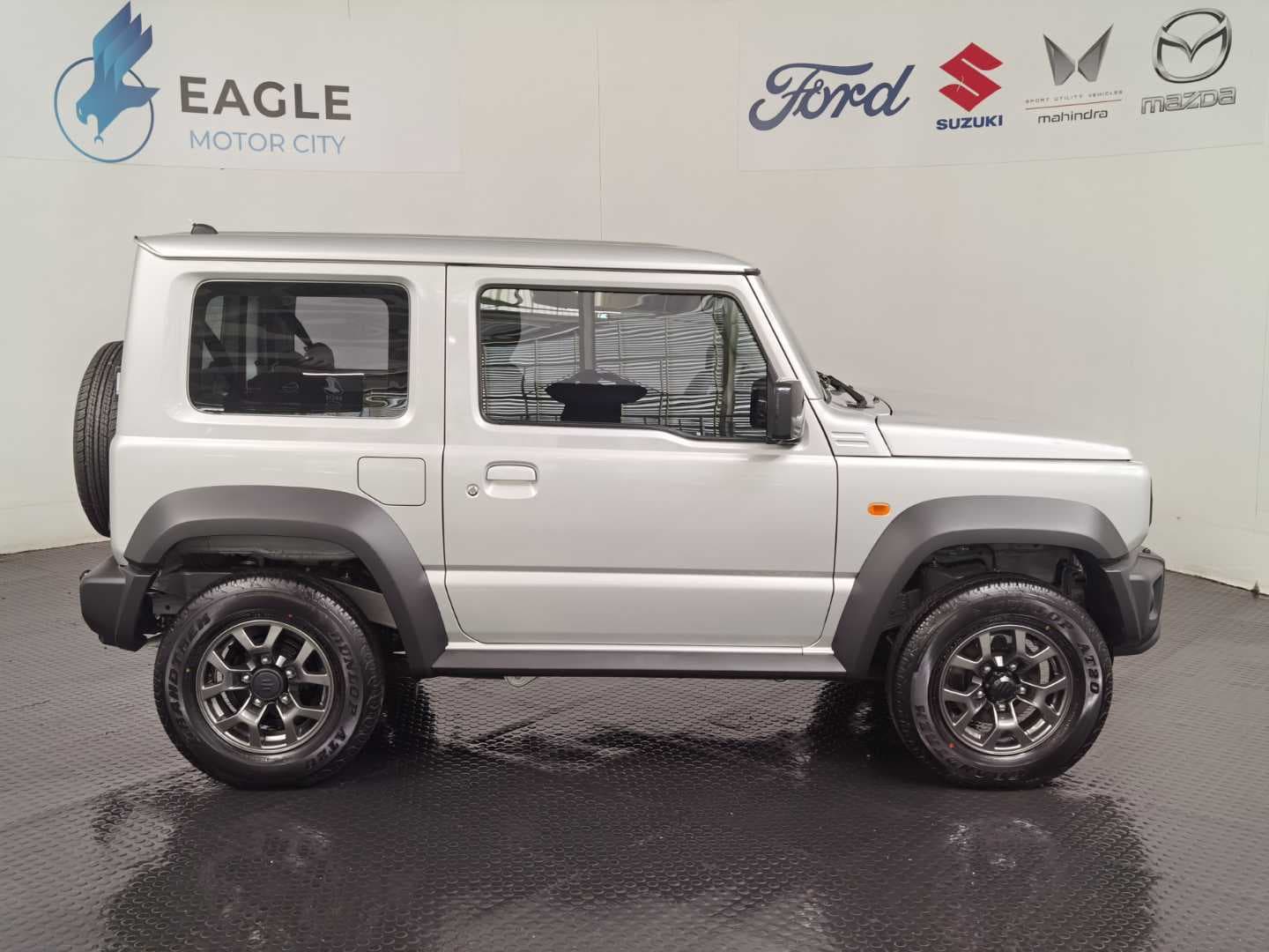 SUZUKI JIMNY 1.5 GLX image 10