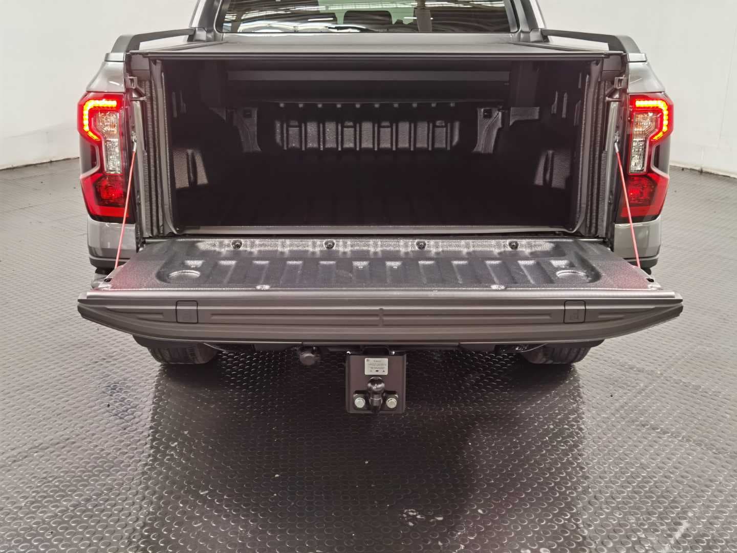 FORD RANGER 2.3 WILDTRAK A/T D/C P/U image 7