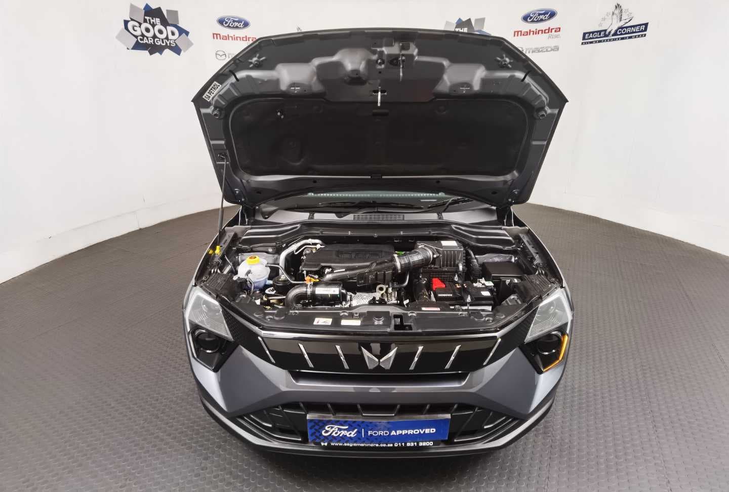 MAHINDRA XUV3XO 1.2T MX2 A/T image 4