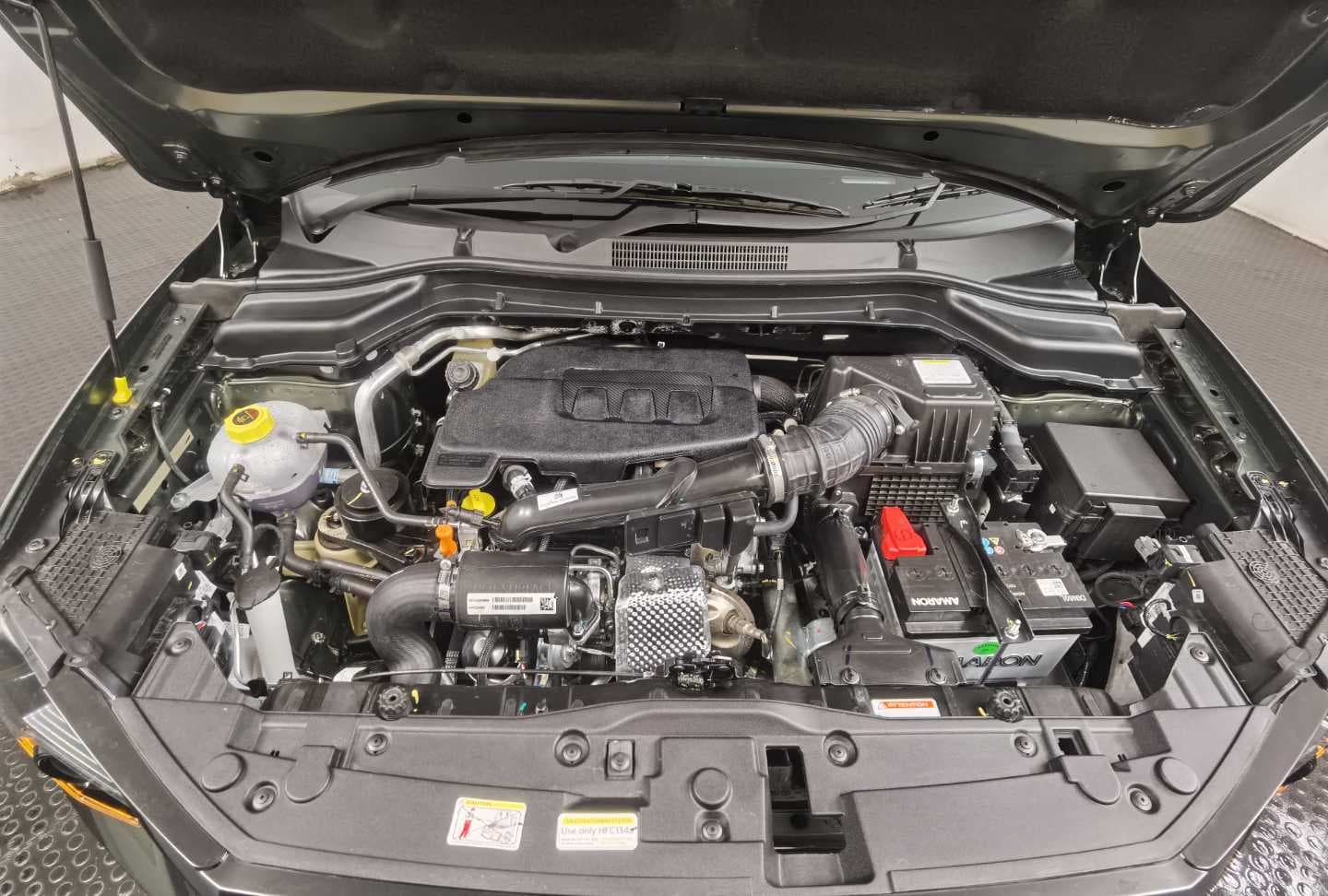 MAHINDRA XUV3XO 1.2T MX2 A/T image 5