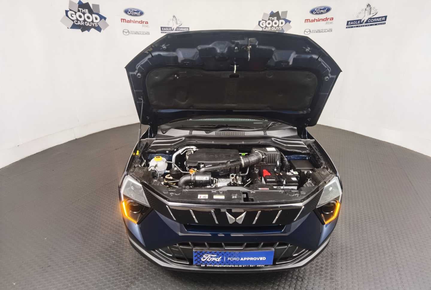 MAHINDRA XUV3XO 1.2T MX2 A/T image 4