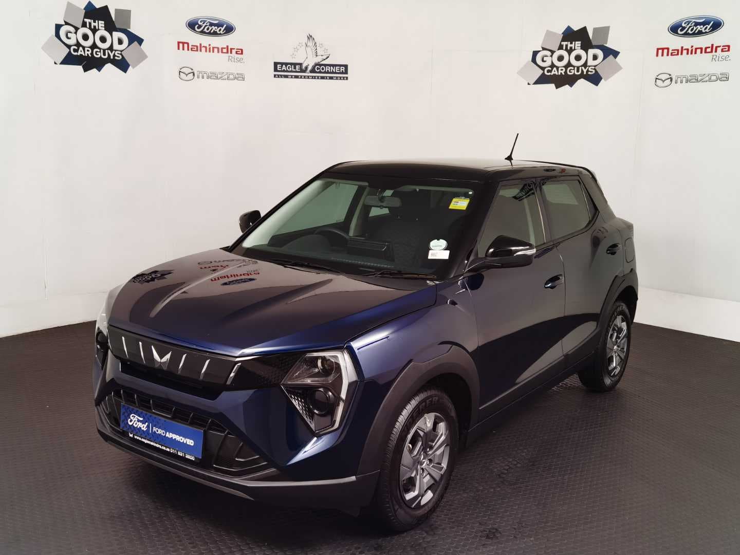 MAHINDRA XUV3XO 1.2T MX2 A/T image 3