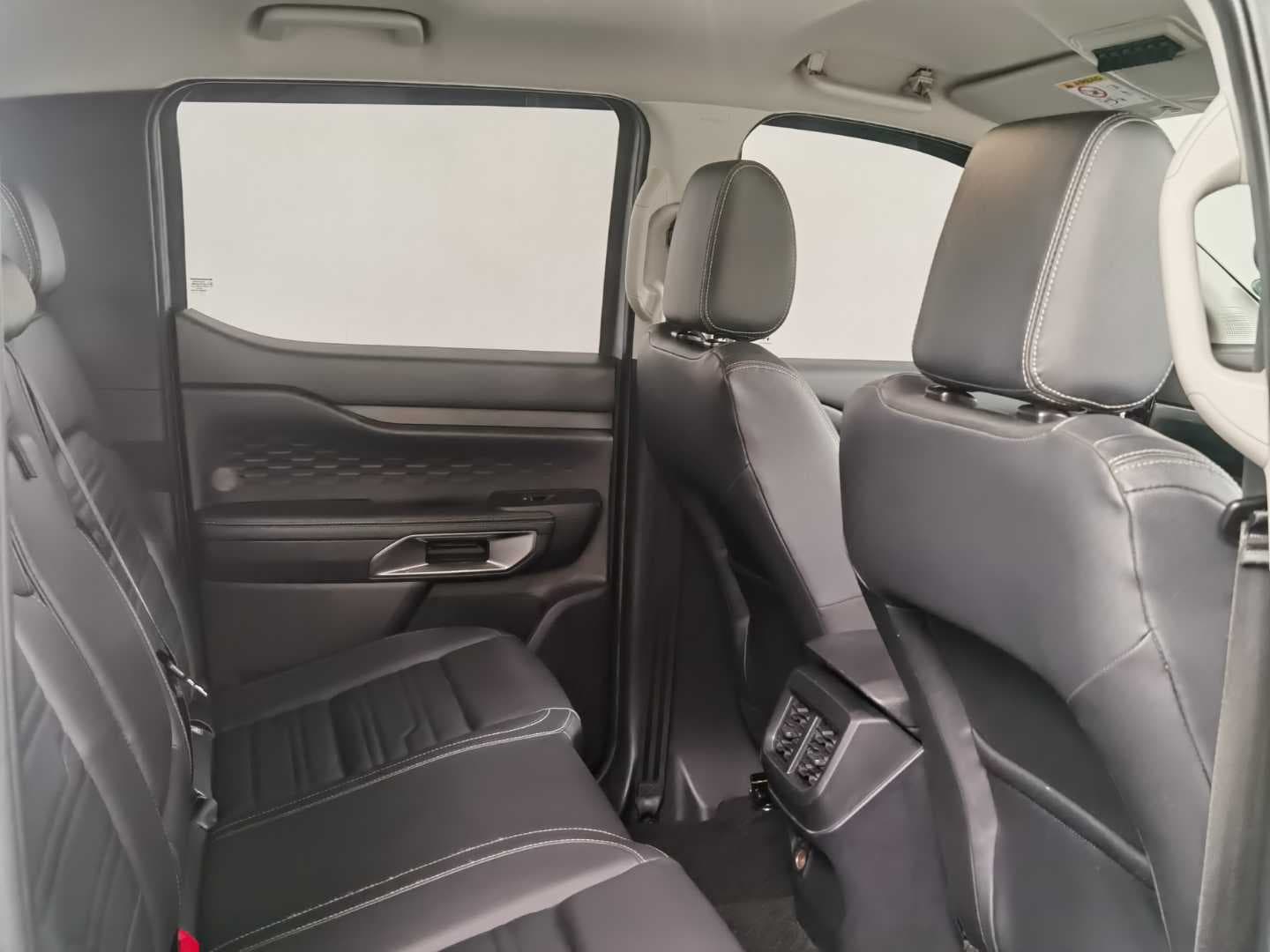 FORD RANGER 2.0D XLT 4X4 A/T D/C P/U image 19