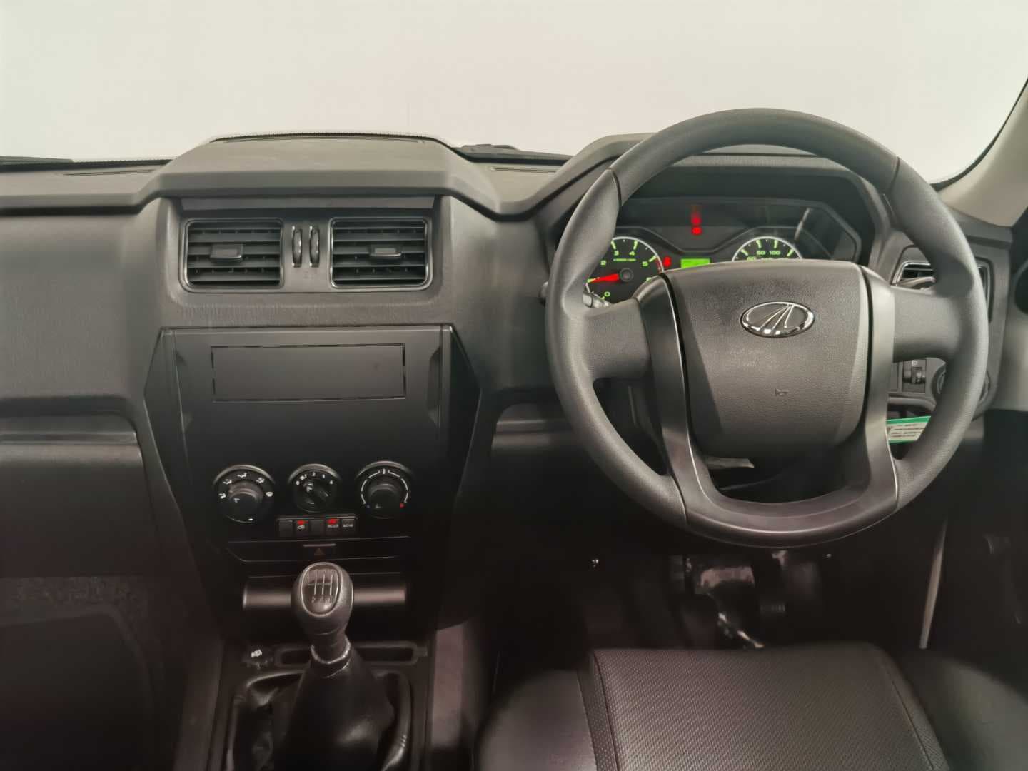 MAHINDRA PIK UP 2.2 mHAWK S4 P/U S/C image 14