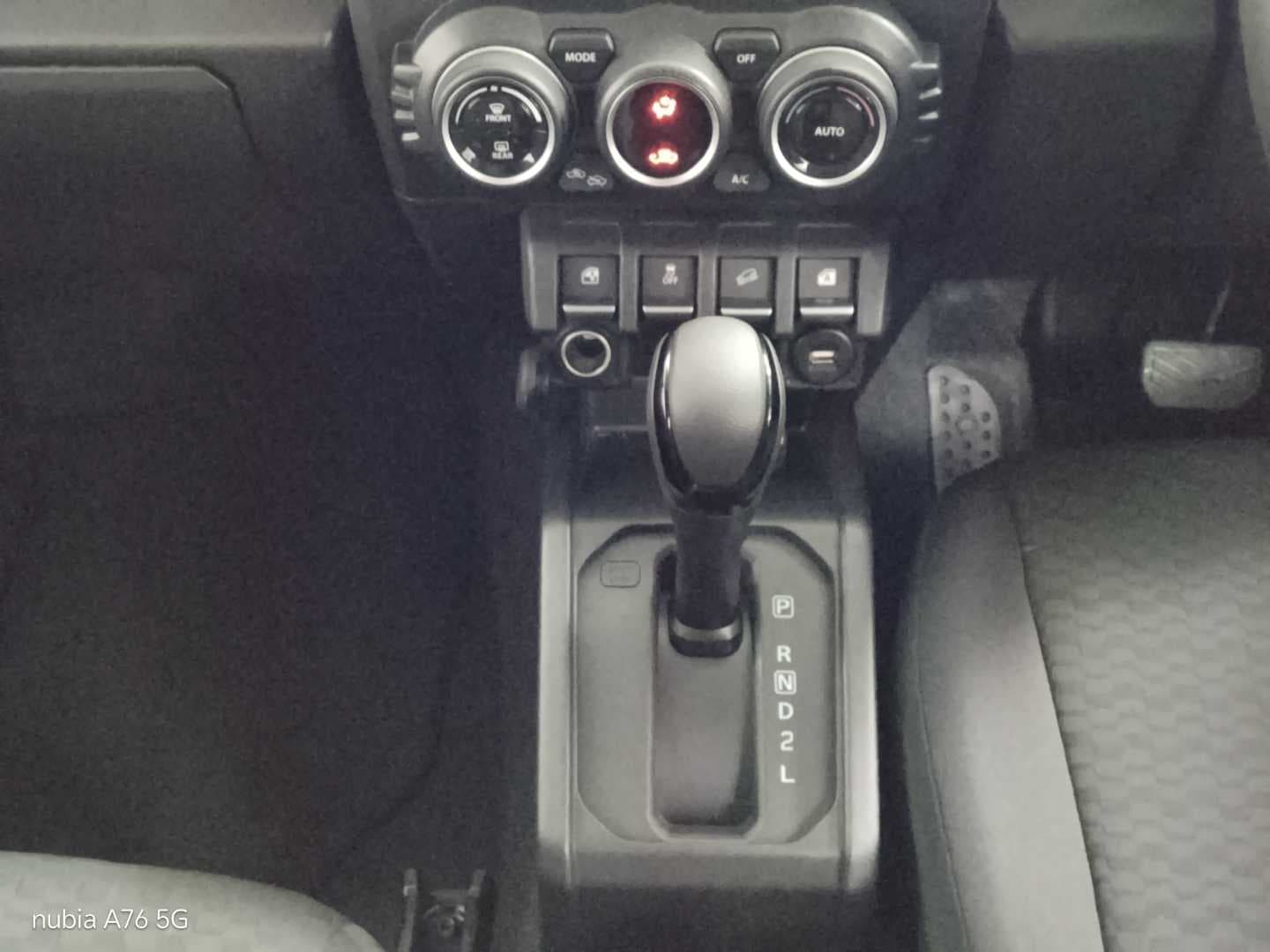 SUZUKI JIMNY 1.5 GLX A/T 5DR image 12