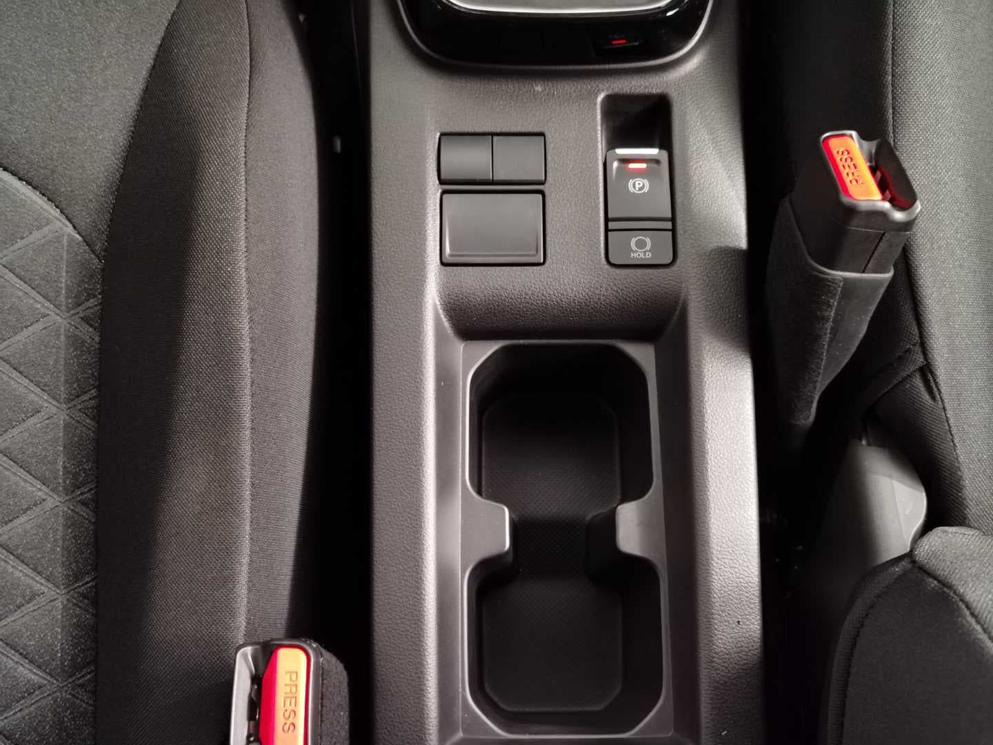SUZUKI ACROSS 1.5 GL A/T (MILD HYBRID) image 17