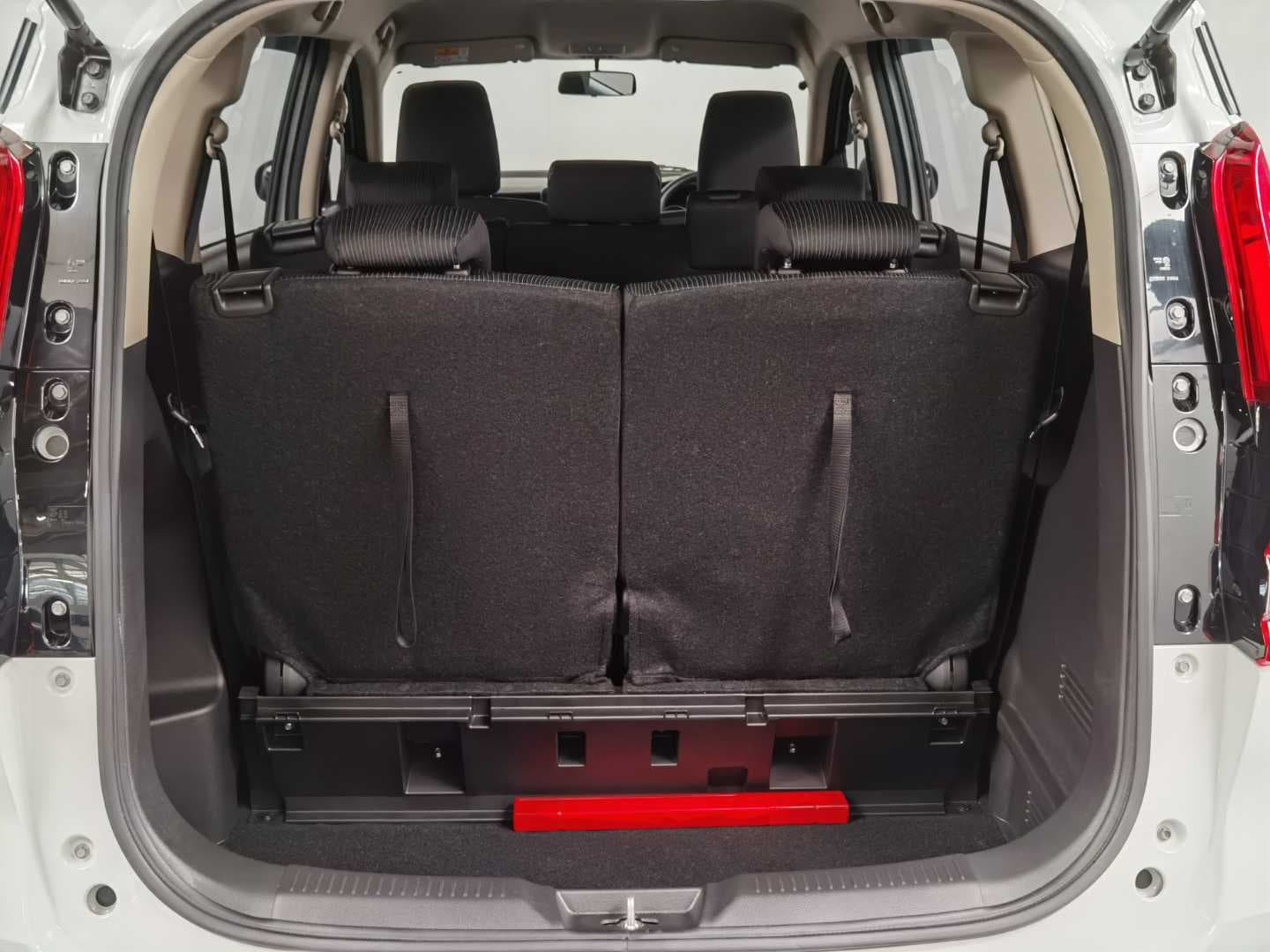 SUZUKI ERTIGA 1.5 GA image 7