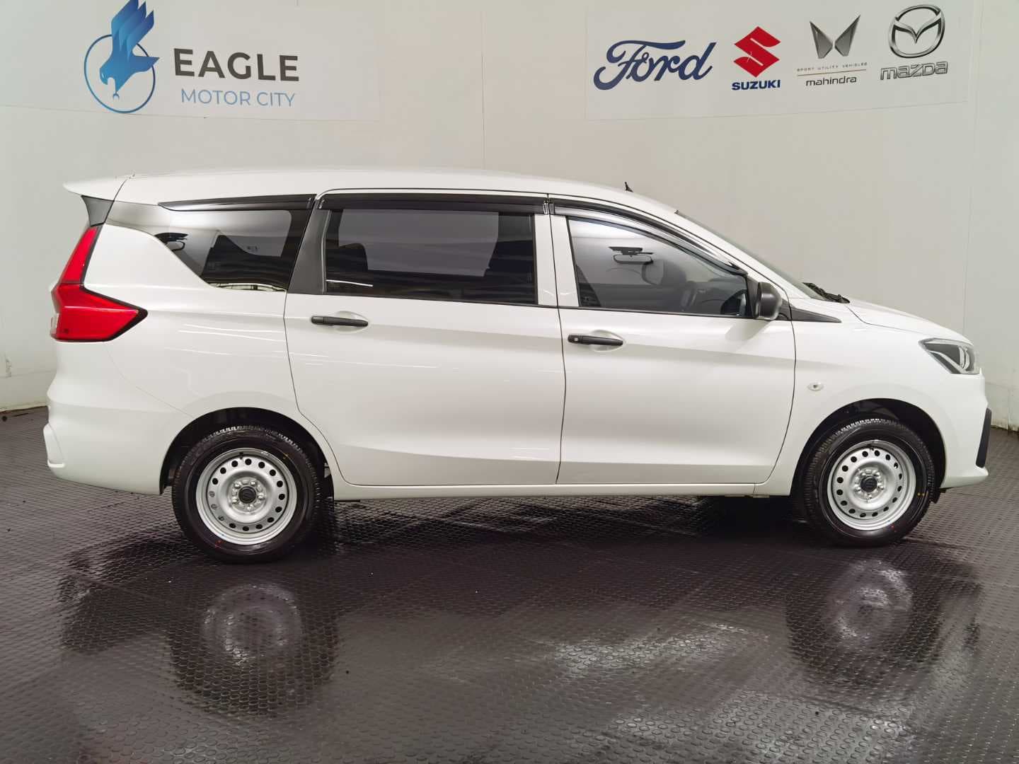 SUZUKI ERTIGA 1.5 GA image 10