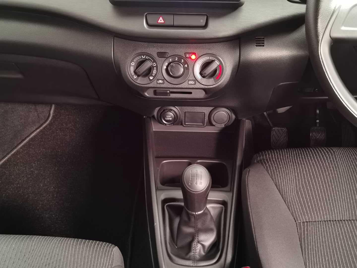 SUZUKI ERTIGA 1.5 GA image 14