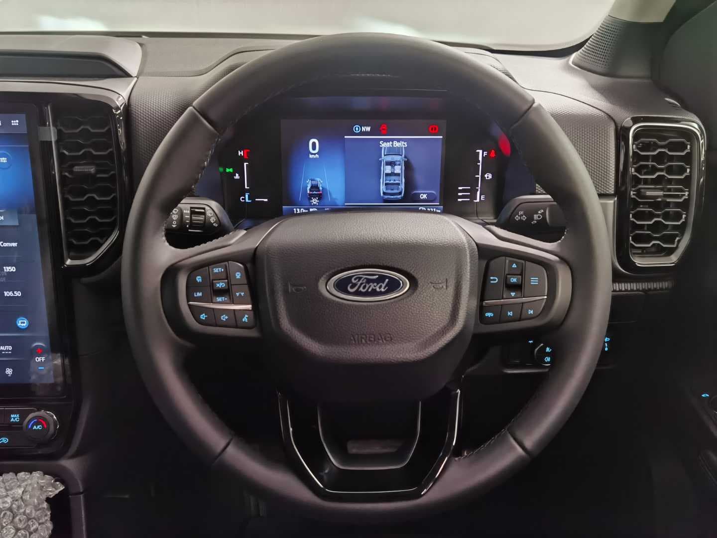 FORD EVEREST 2.0 SIT ACTIVE A/T image 18