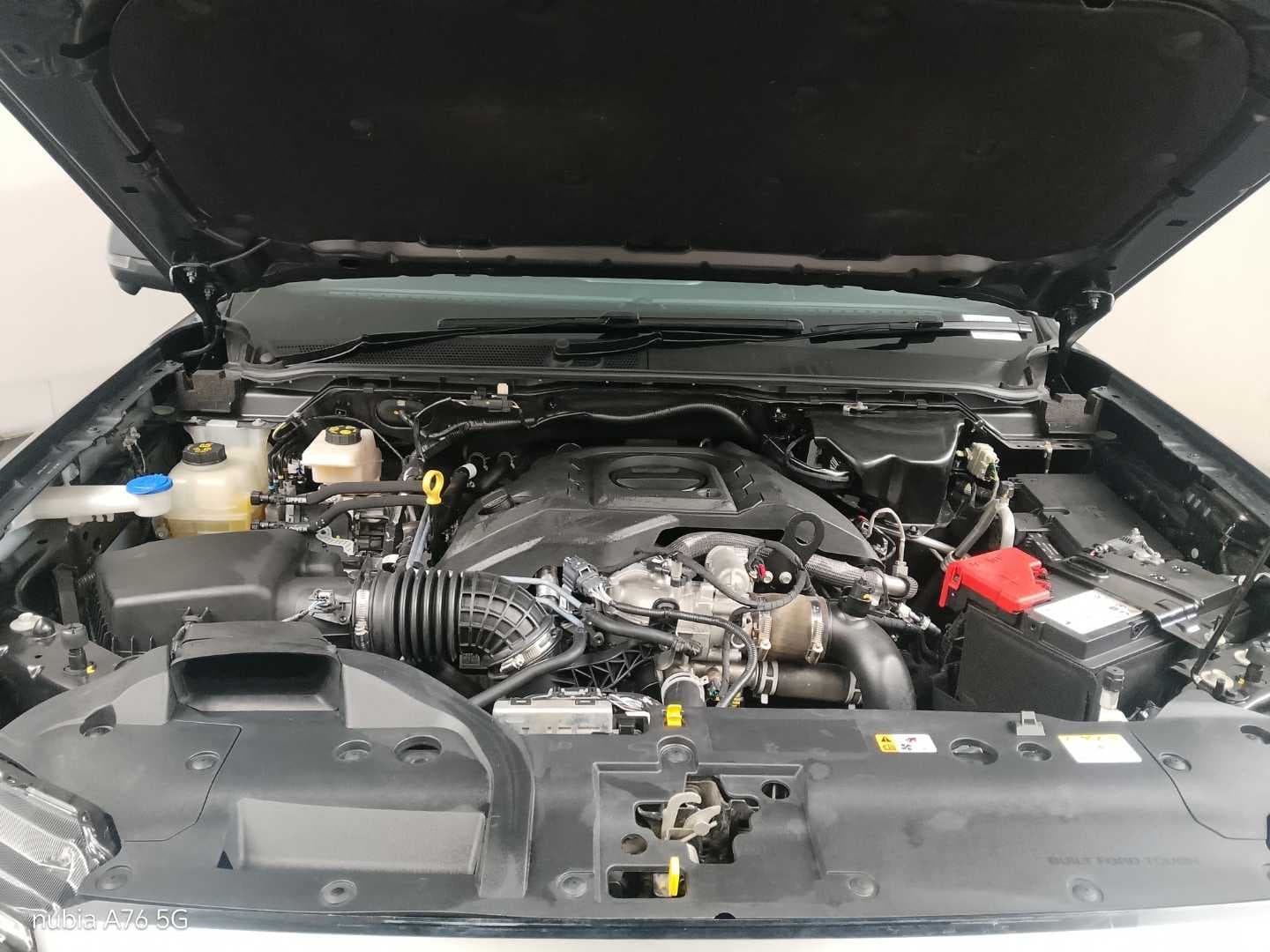 FORD EVEREST 3.0D V6 PLATINUM AWD A/T image 5