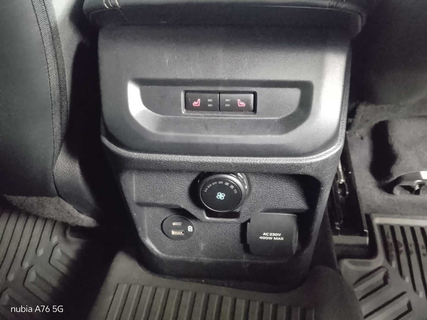 FORD EVEREST 3.0D V6 PLATINUM AWD A/T image 15