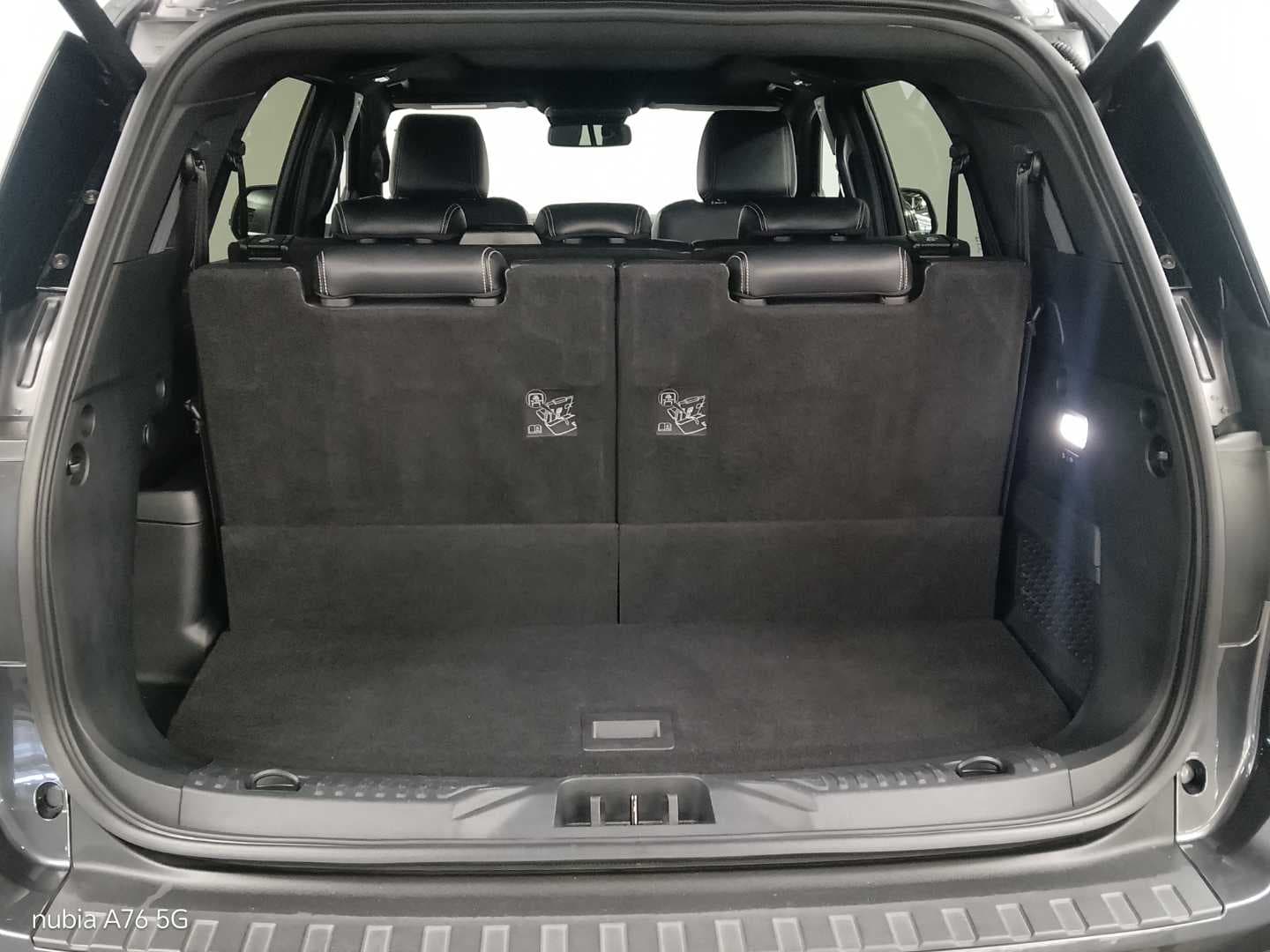 FORD EVEREST 3.0D V6 PLATINUM AWD A/T image 7
