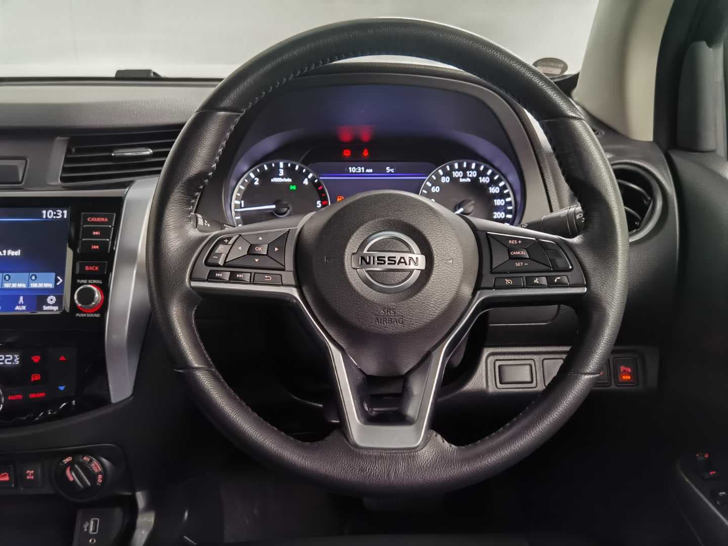 NISSAN NAVARA 2.5DDTI LE/LE PLUS 4X4 A/T D/C P/U image 17